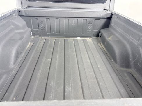 Used 2021 Jeep Gladiator Sport image 3