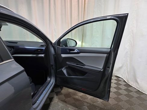 Used 2022 Volkswagen Taos SE AWD/4WD image 33