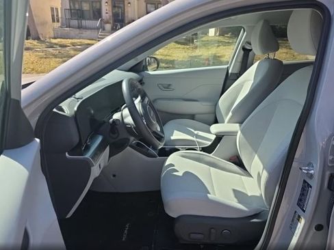 Used 2024 Hyundai Kona SEL image 7