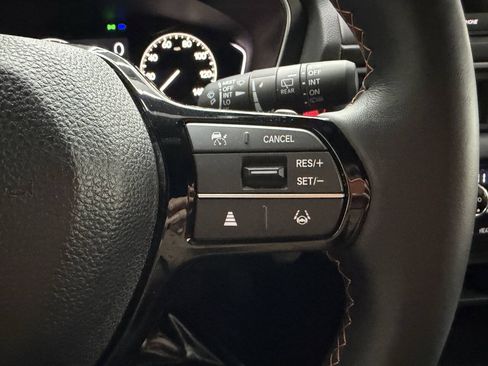 Used 2025 Honda Pilot Sport image 25