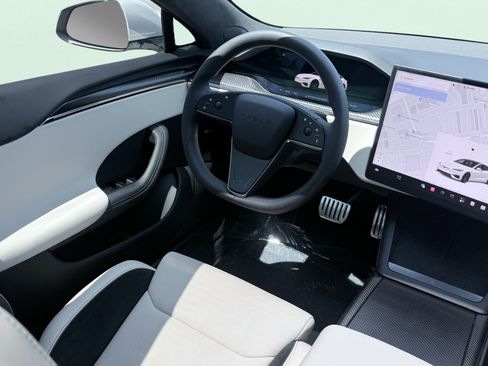 Used 2026 Tesla Model S Plaid AWD/4WD image 55