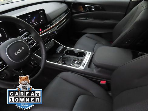 Used 2025 Kia Carnival SX Prestige image 19