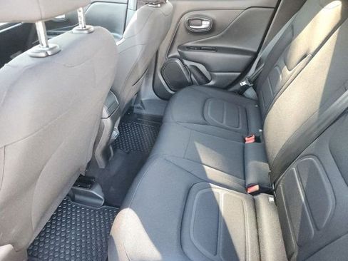 Used 2022 Jeep Renegade Latitude image 30