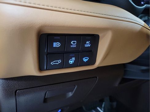 Certified 2022 Toyota Highlander Platinum image 14