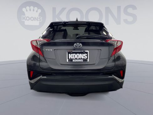Used 2021 Toyota C-HR LE image 5