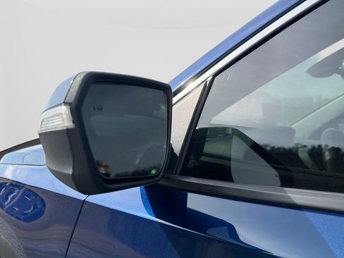 Used 2023 GMC Terrain SLT w/ Infotainment Package II image 12