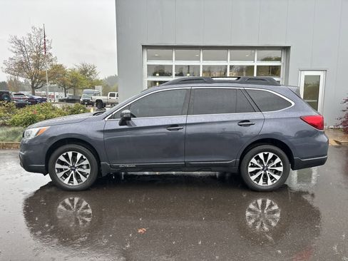 Used 2017 Subaru Outback 2.5i Limited AWD/4WD image 2