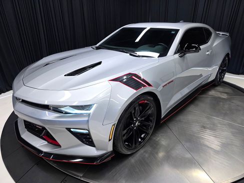 Used 2018 Chevrolet Camaro SS w/ Redline Edition RWD image 43