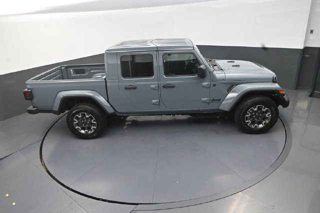 New 2026 Jeep Gladiator Sport AWD/4WD image 17