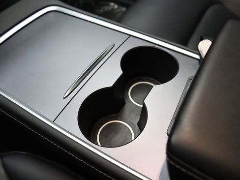 Used 2023 Tesla Model Y Long Range image 39