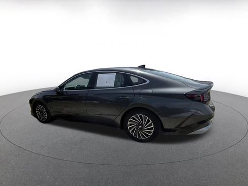 Used 2025 Hyundai Sonata SEL FWD image 10