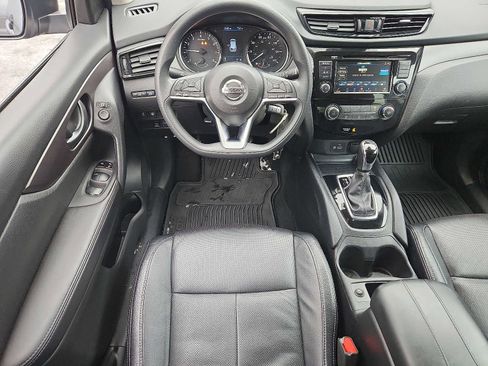 Used 2022 Nissan Rogue Sport S image 11