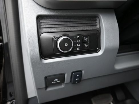 New 2025 Ford F450 XLT w/ XLT Value Package image 13