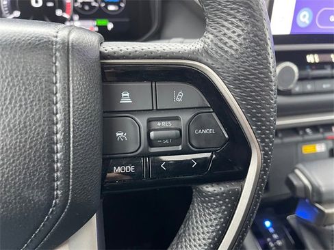 Used 2024 Toyota Tundra Limited image 29