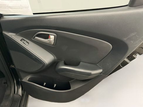 Used 2011 Hyundai Tucson GLS AWD/4WD image 29