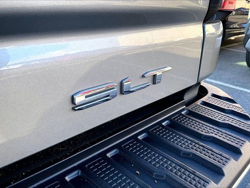 Used 2025 GMC Sierra 2500 SLT w/ SLT Premium Package image 8