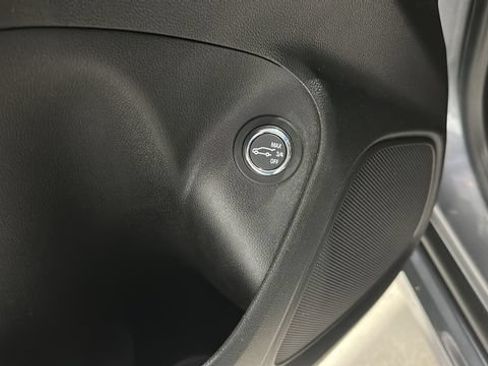 Used 2022 Buick Encore GX Essence w/ Advanced Technology Package FWD image 9