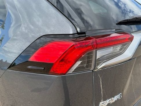 Used 2020 Toyota RAV4 Limited AWD/4WD image 12