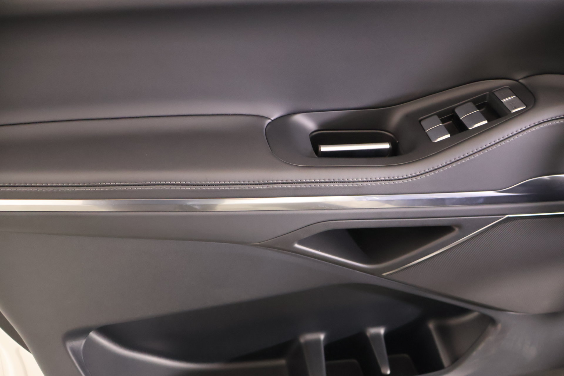 New 2026 Lincoln Navigator Premiere AWD/4WD image 16