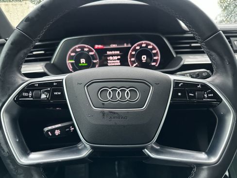 Used 2023 Audi e-tron Premium w/ Convenience Plus Package image 21