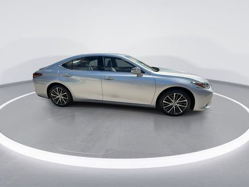Used 2025 Lexus ES 350 w/ Premium Package FWD image 9