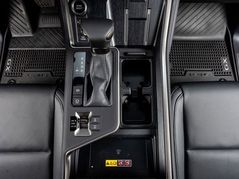 Used 2025 Lexus GX 550 image 28