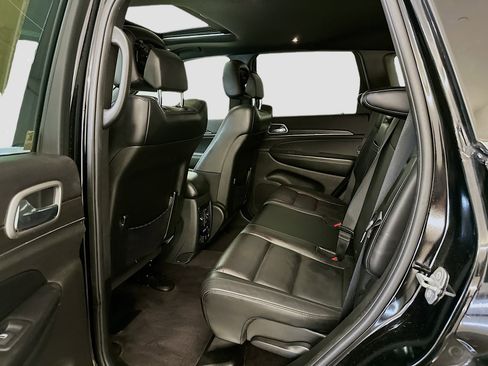 Used 2018 Jeep Grand Cherokee Limited image 30