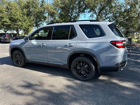 New 2025 Honda Pilot Touring image 5