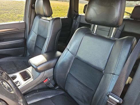 Used 2018 Jeep Grand Cherokee Altitude image 11