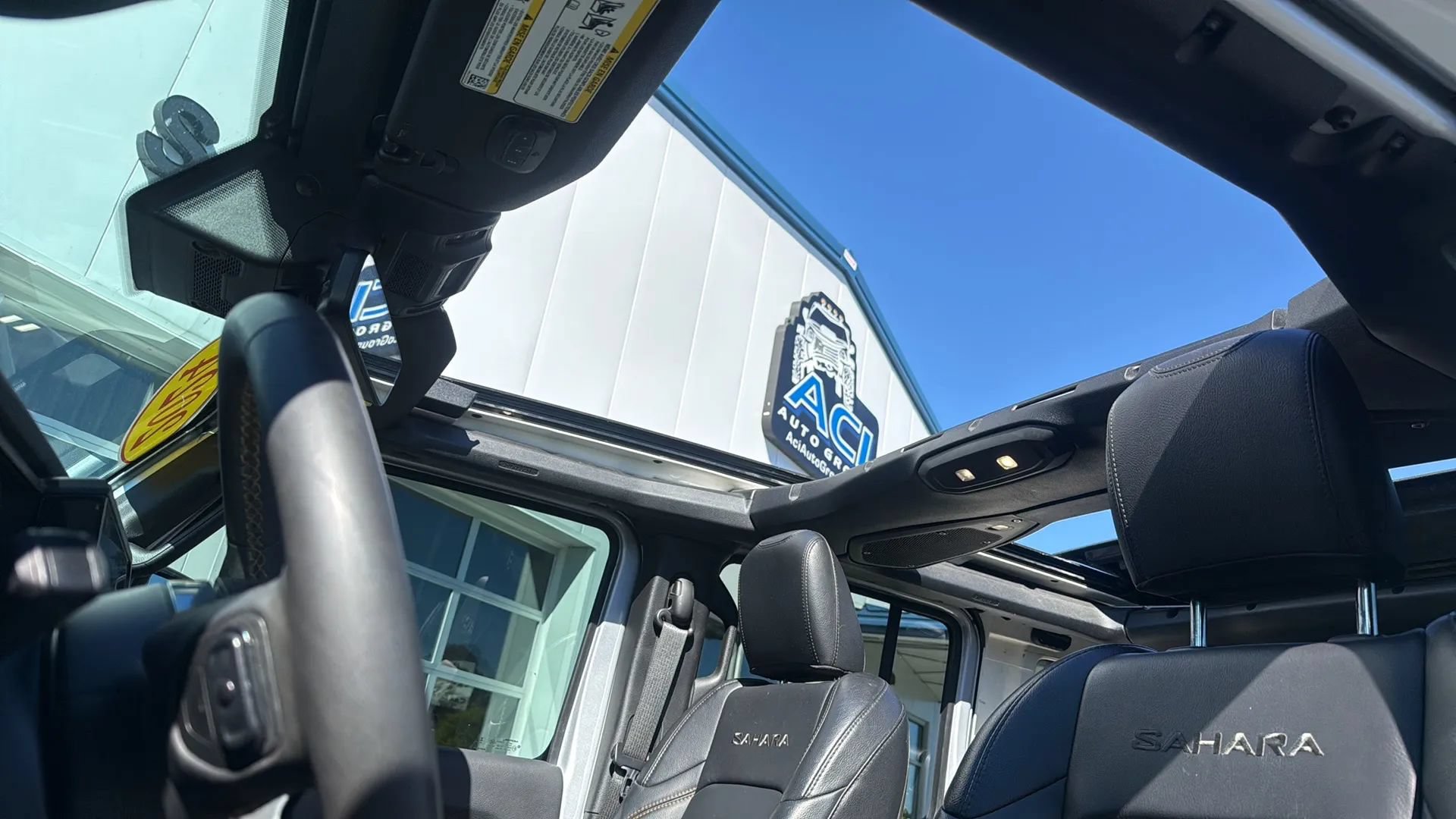Used 2024 Jeep Wrangler Unlimited Sahara w/ Technology Group AWD/4WD image 7