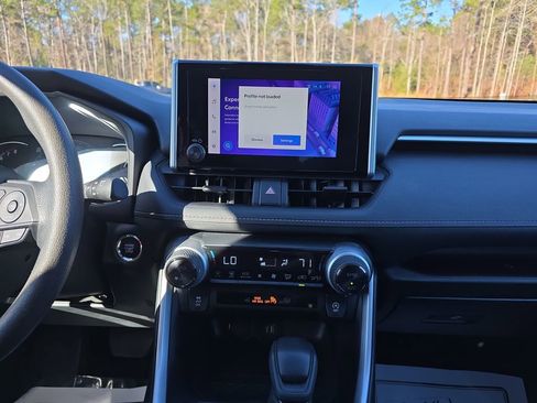 Used 2023 Toyota RAV4 XLE image 23