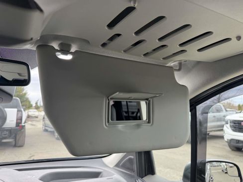 Used 2020 Ford Transit Connect XLT image 37