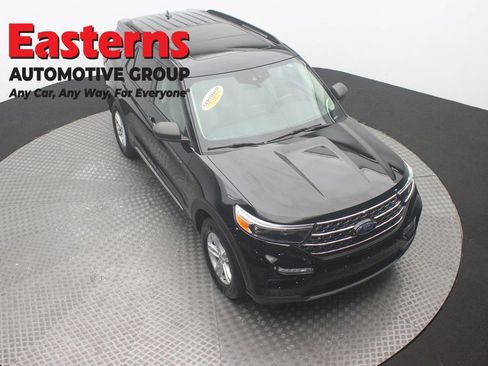 Used 2021 Ford Explorer XLT w/ Equipment Group 202A AWD/4WD image 3