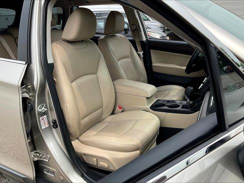 Used 2018 Subaru Outback 2.5i Limited image 8