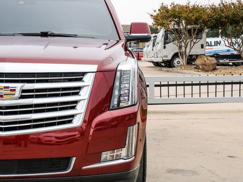 Used 2019 Cadillac Escalade Platinum image 54