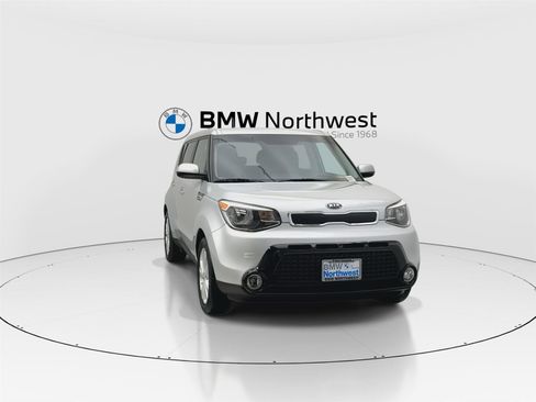 Used 2016 Kia Soul + image 7