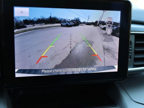 Used 2023 Ford Explorer XLT w/ Equipment Group 202A image 29