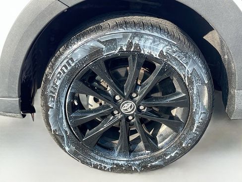 Used 2018 Toyota RAV4 Adventure AWD/4WD image 31