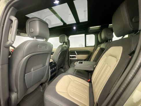 Used 2021 Land Rover Defender 110 X-Dynamic HSE AWD/4WD image 23
