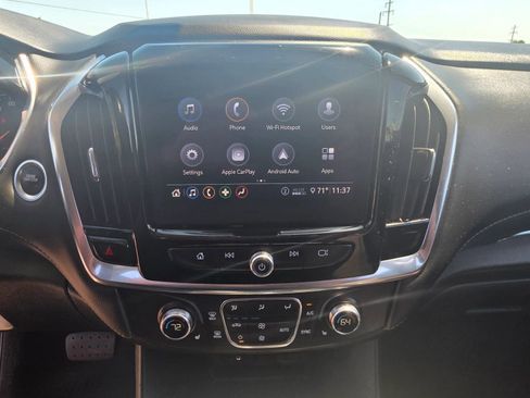 Used 2021 Chevrolet Traverse LT FWD image 19