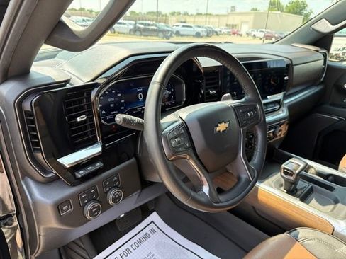Used 2023 Chevrolet Silverado 1500 High Country w/ Technology Package AWD/4WD image 15
