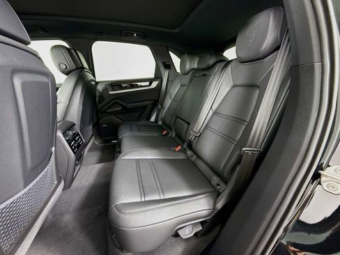 New 2026 Porsche Cayenne image 22