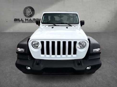 Used 2022 Jeep Wrangler Sport AWD/4WD image 2
