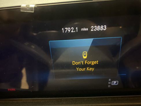 Used 2023 Mercedes-Benz EQB 300 4MATIC image 8