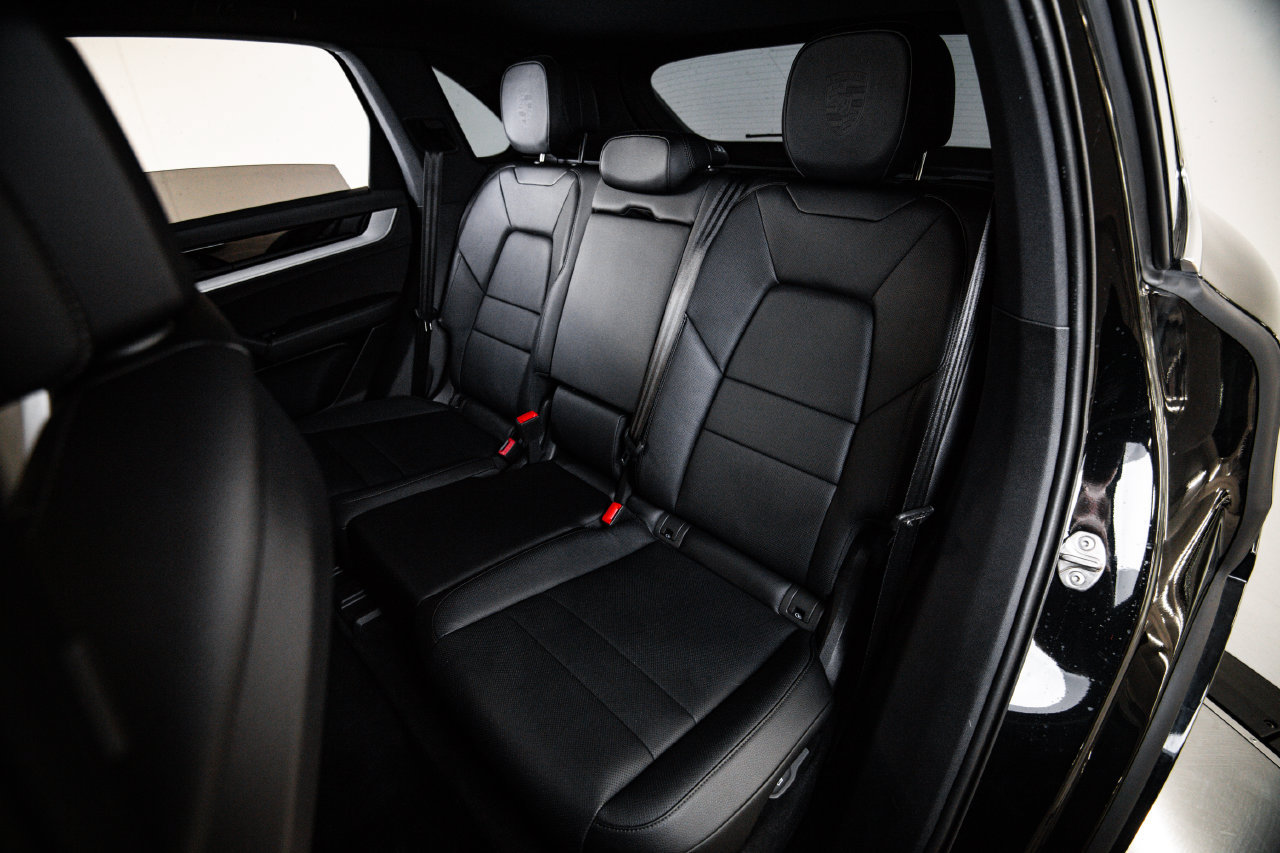 Certified 2026 Porsche Cayenne S AWD/4WD image 25