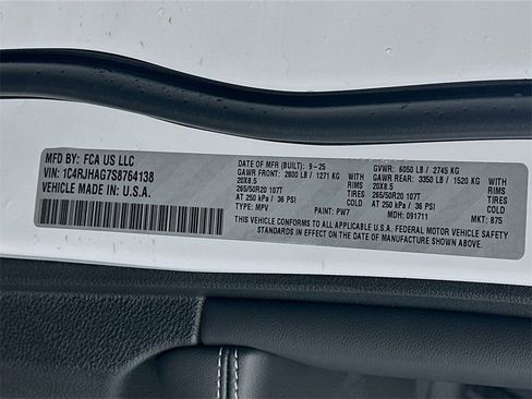 New 2025 Jeep Grand Cherokee Altitude image 18