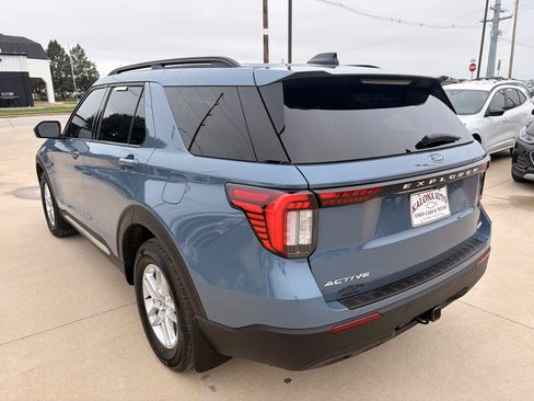 Used 2025 Ford Explorer Active AWD/4WD image 7