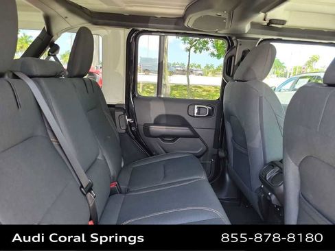 Used 2025 Jeep Wrangler Unlimited Sahara AWD/4WD image 21