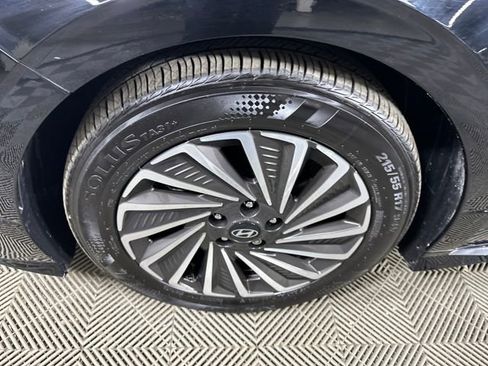 Used 2025 Hyundai Sonata Limited image 10