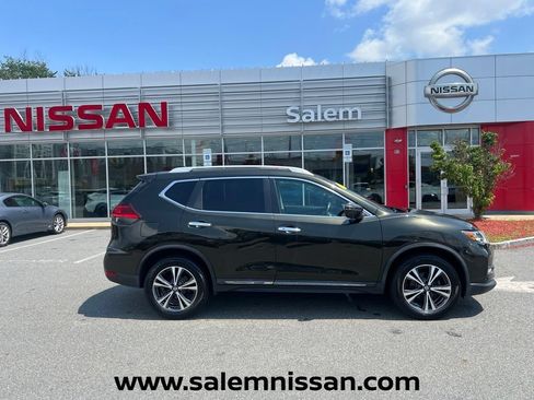 Used 2017 Nissan Rogue SL w/ SL Premium Package AWD/4WD image 8